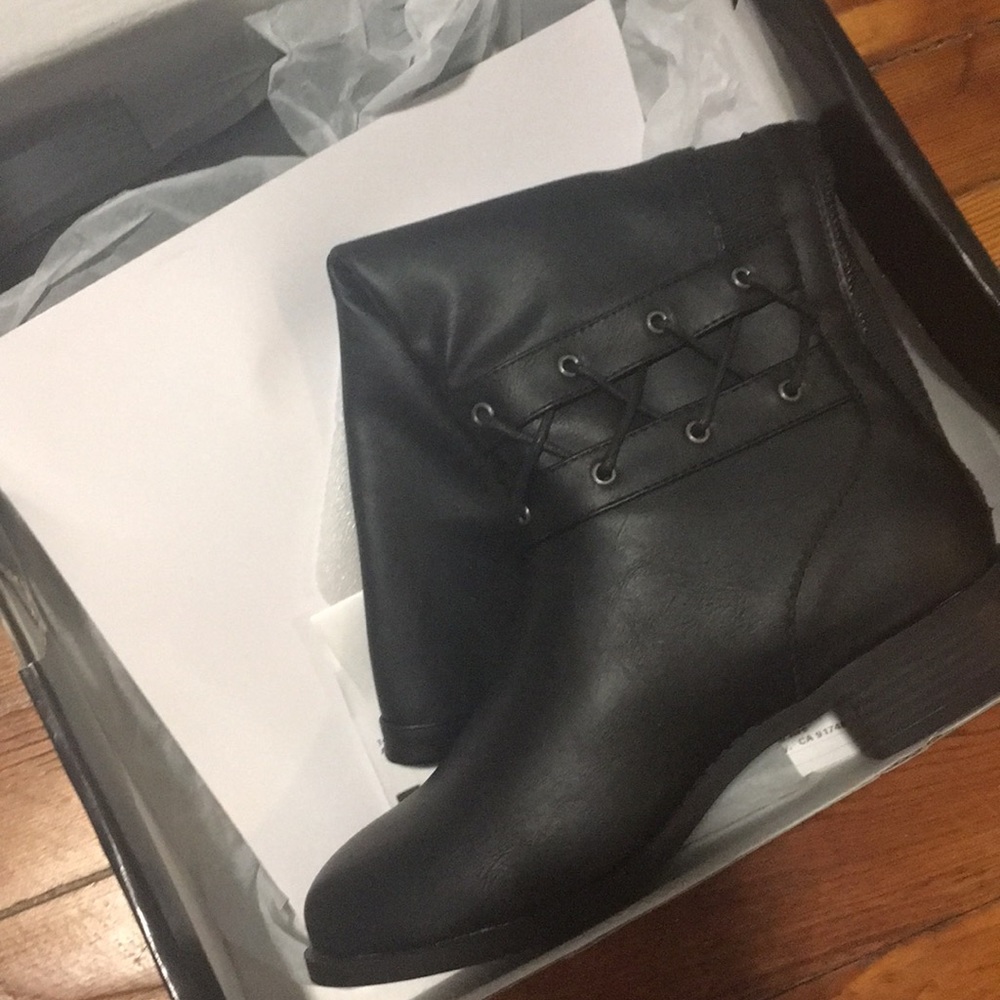 Torrid Black boots sz 7